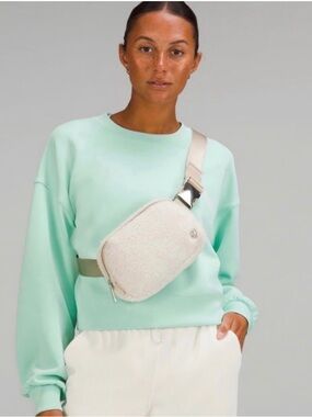 🍋 Lululemon Wear Everywhere Sherpa Fleece Belt Bag Natural Ivory🍋